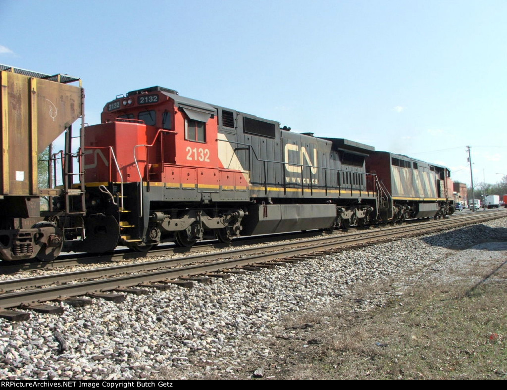 CN 2132